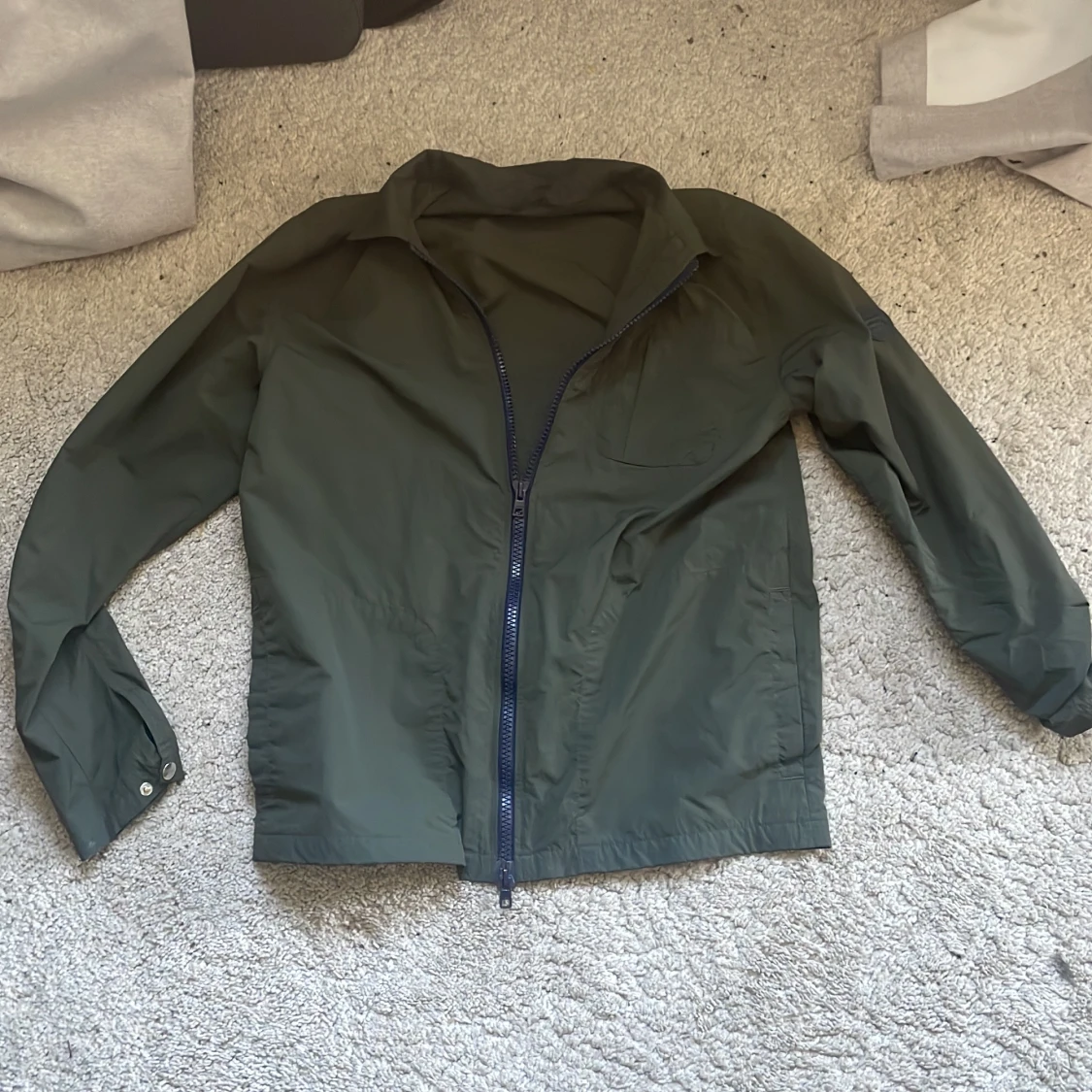 Grön windbreaker från Knowledge Cotton Apparel