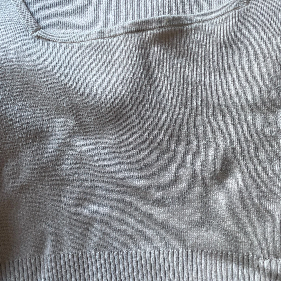 Beige ribbad tröja från BikBok - 1