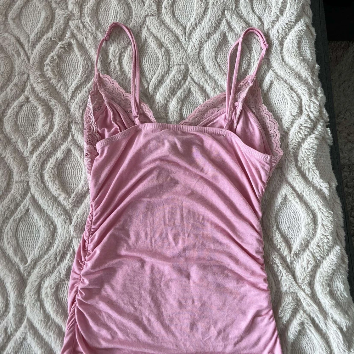 Rosa linne med spetsdetaljer - 1