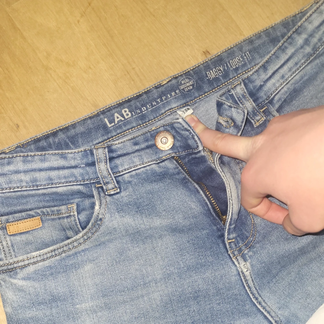 Blåa jeansbyxor från LAB - 2