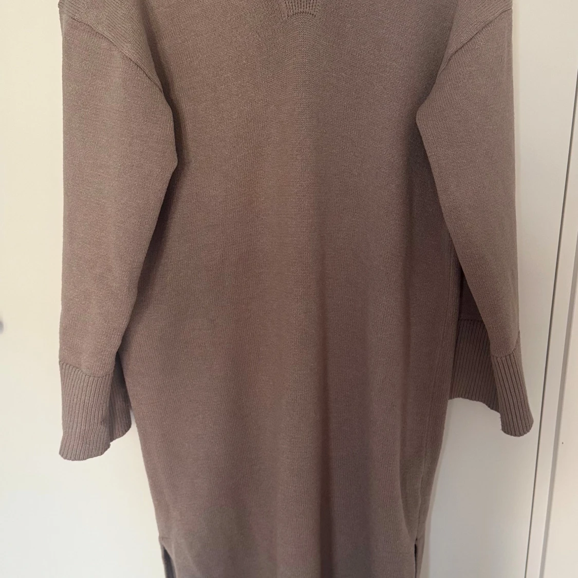 Beige stickad tröja från Bik Bok