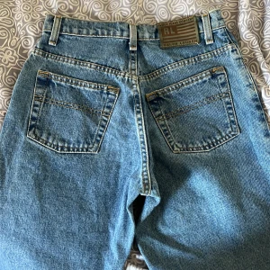 Ralph lauren jeans använda 1 gång  - Helt nya Jens använda en gång säljer då de inte är min stil skriv gärna för mer info :) 