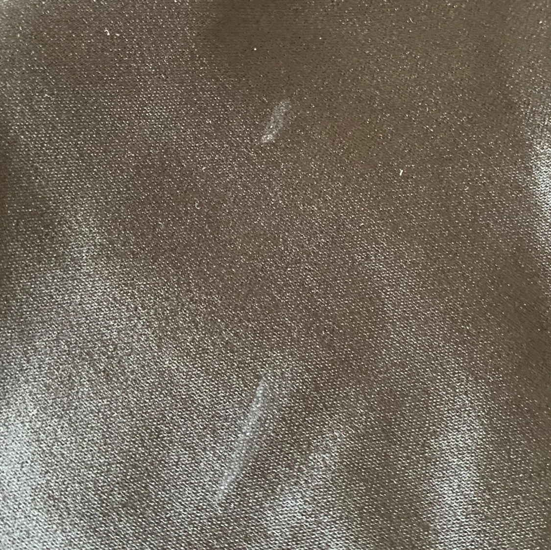 Svart långkjol i satin - 1