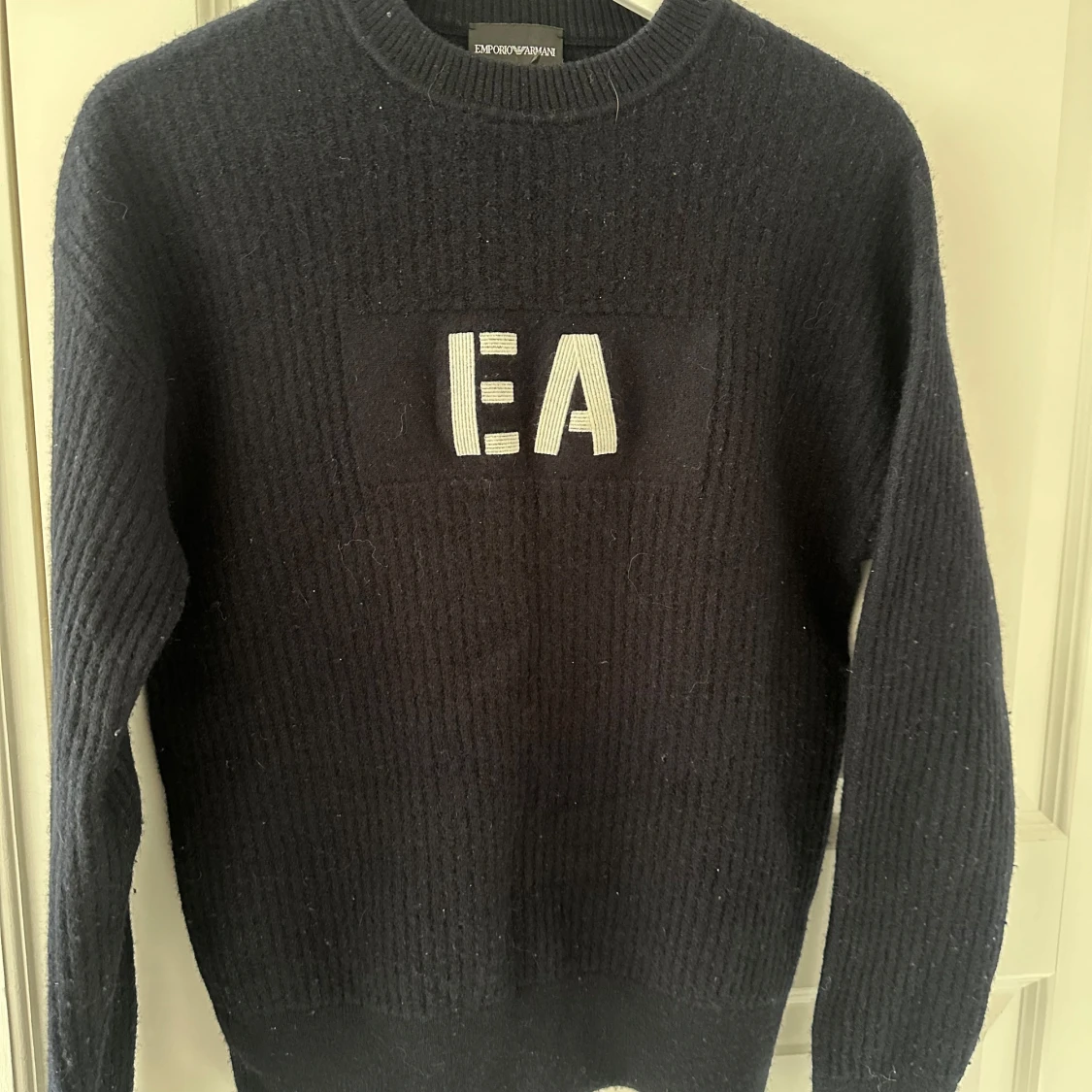 Svart stickad tröja från Emporio Armani