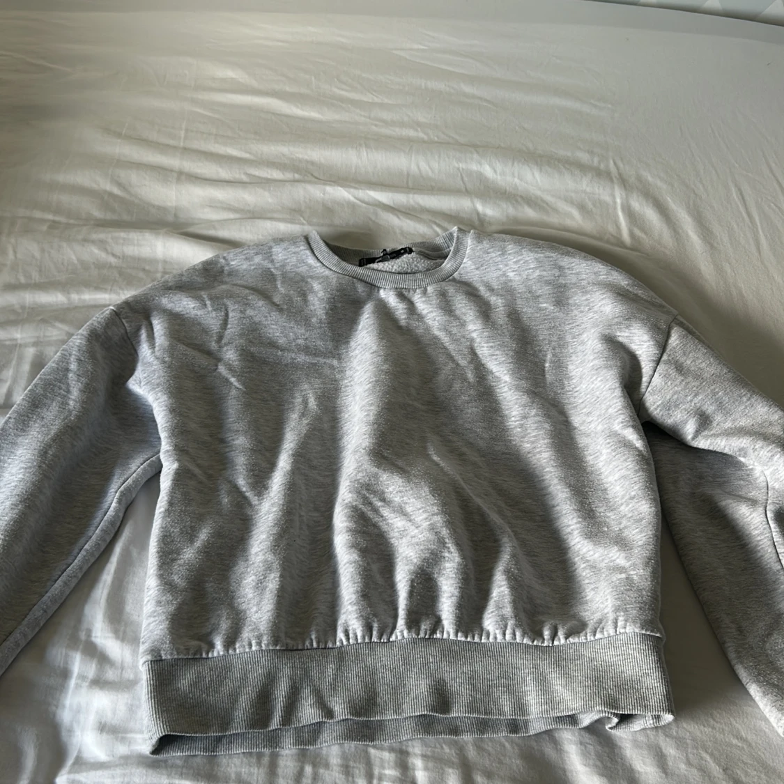 Grå sweatshirt från Sister S, storlek S