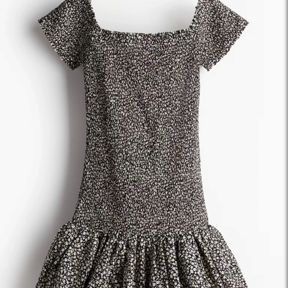 Svart blommig offshoulder kortklänning