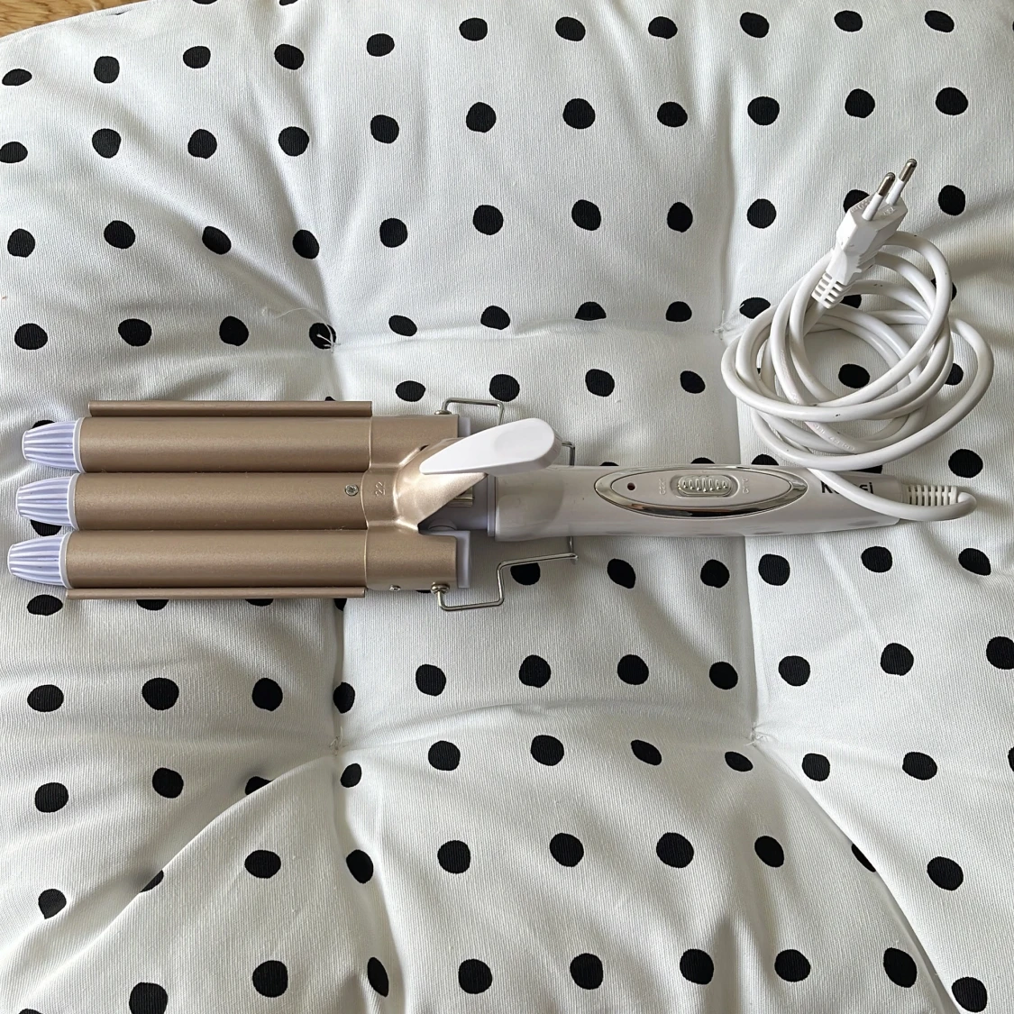 Plattång, locktång och andra värmeverktyg. - 1