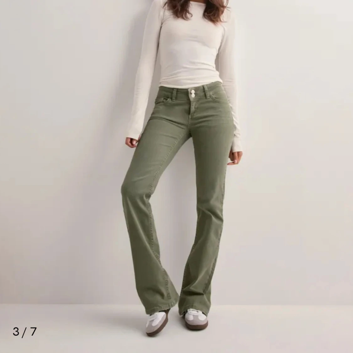 Olivgröna bootcut byxor