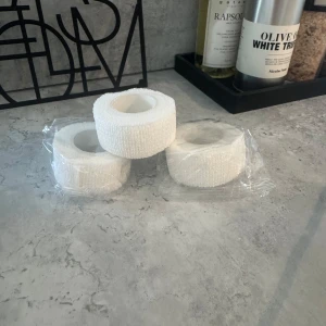 Vita självhäftande tejprullar - Nya och aldrig använda sport tejp andvänds i alla olika sporter