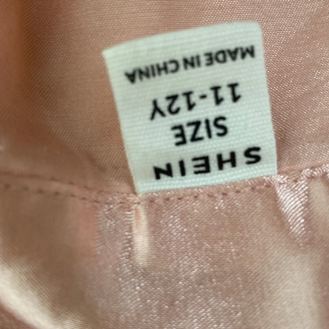 Rosa satinpyjamas från SHEIN - 3