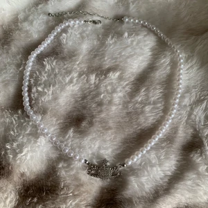 Halsband - Använd endast en gång. De är en liknande halsband av en populär men denna är alltså en liknande. 