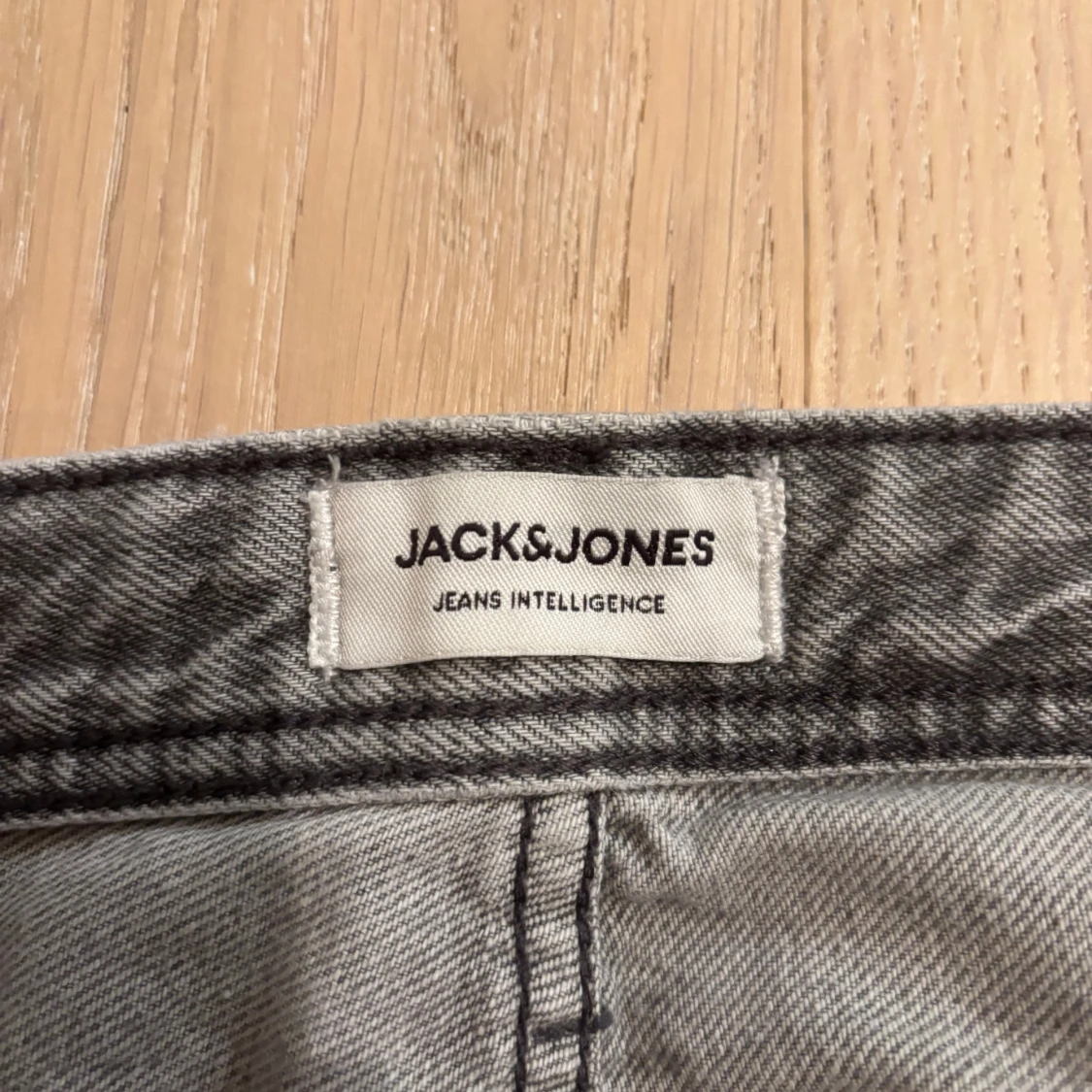 Grå jeans från Jack & Jones, 29/30 - 2