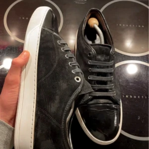 Lanvin skor  - Säljer ett par feta lanvins. Mycket bra skick! Storlek 43. 