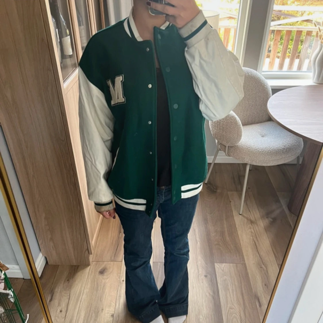 Grön och vit collegejacka från H&M Divided