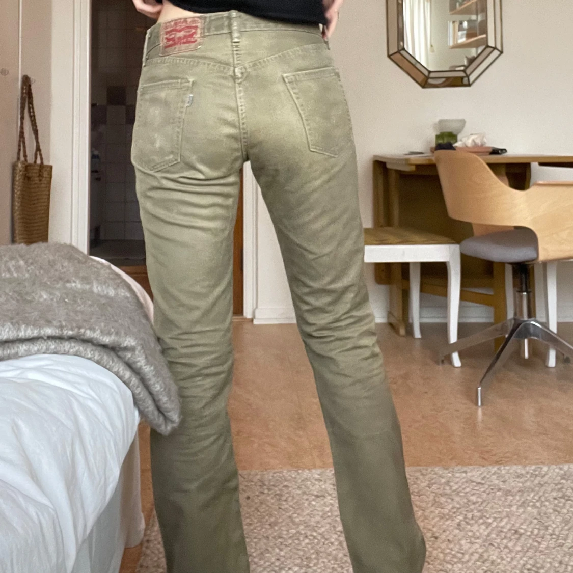 Low waisted jeans från Levi's (Oliveröna) - 3