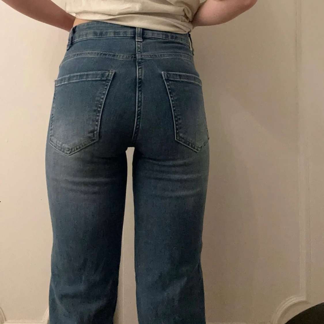 Blå bootcut jeans med fickor fram - 3