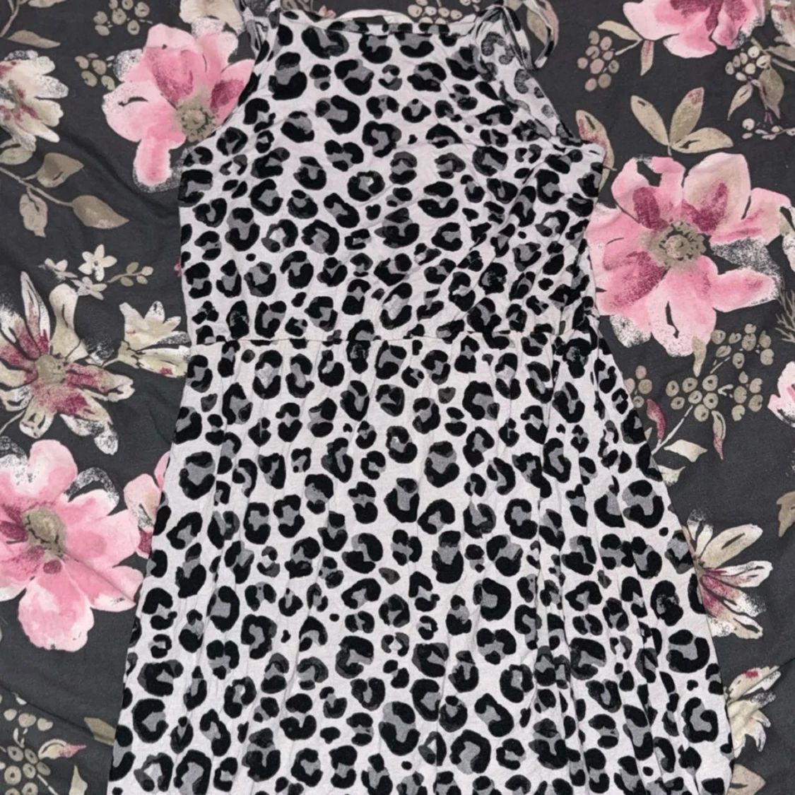 Leopardmönstrad klänning för barn - 1