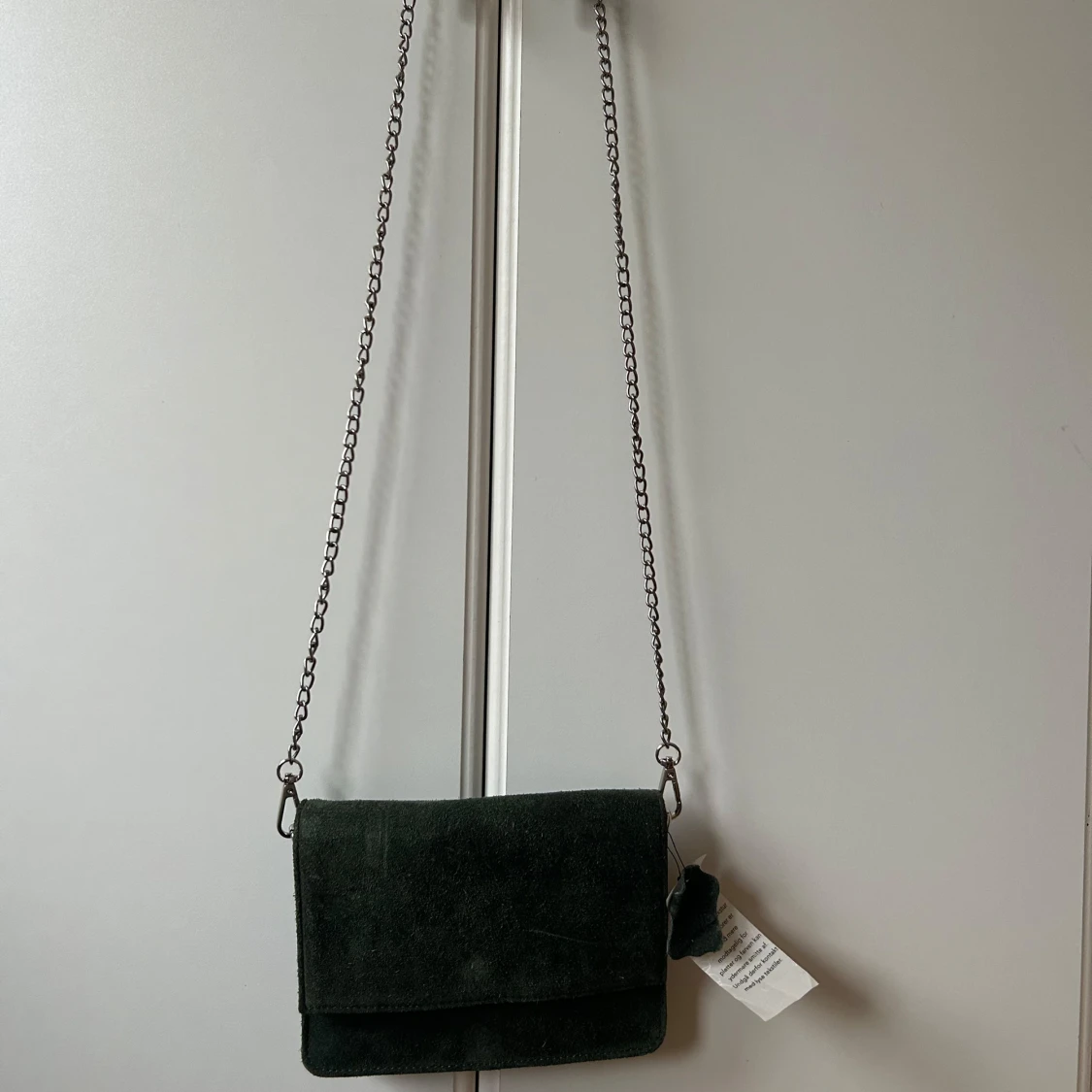 Grön mocka axelväska med kedja - 1