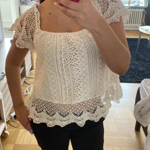 Vit spetsblus - Vit topp perfekt till sommaren🤩
