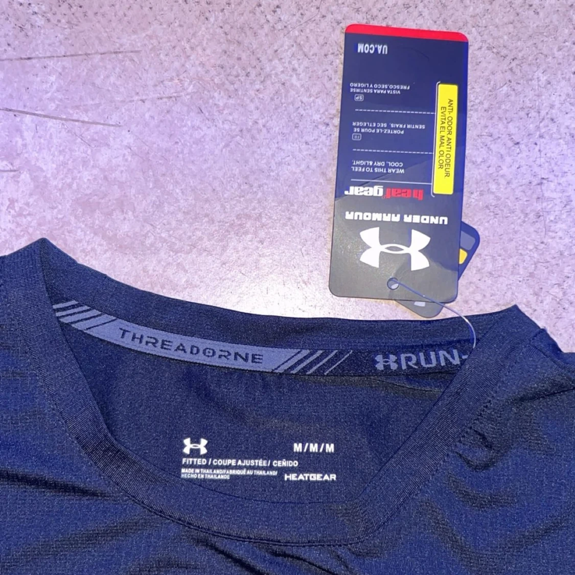 Svart t-shirt från Under Armour - 1
