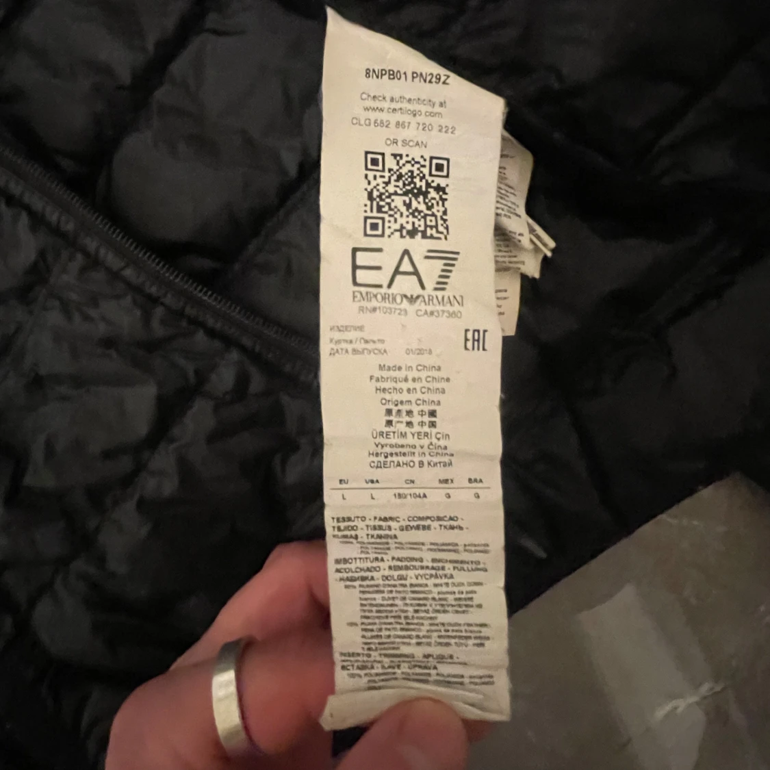 Svart pufferjacka från Emporio Armani - 1
