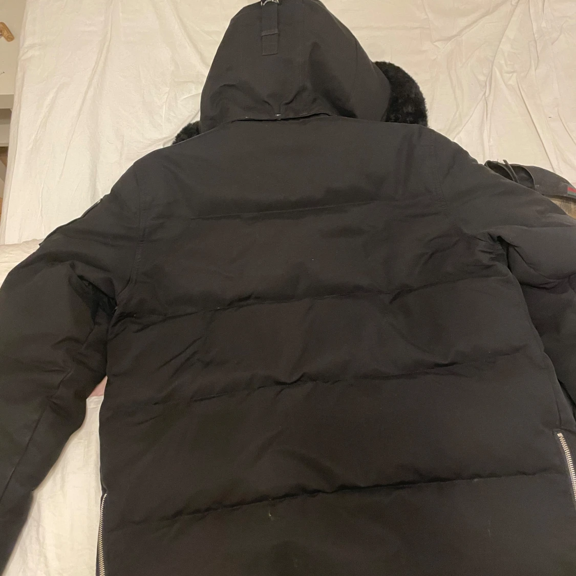 Svart dunjacka från Moose Knuckles - 1