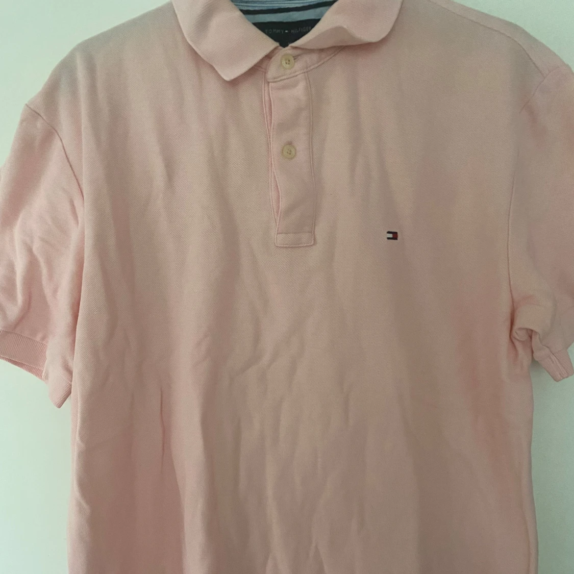 Rosa pikétröja från Tommy Hilfiger