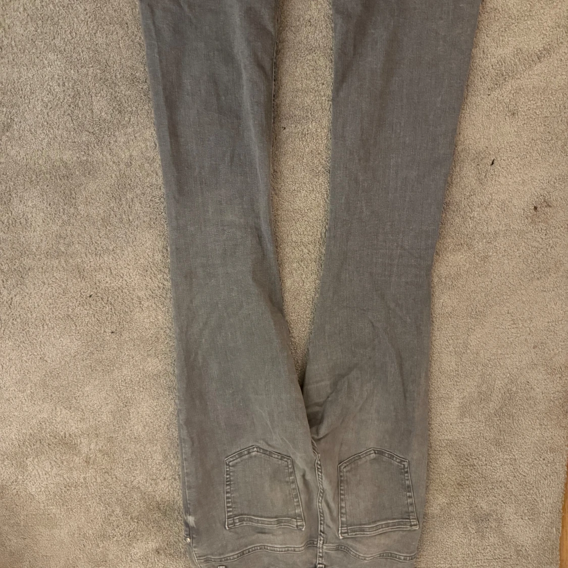 Grå bootcut jeans från ONLY - 1