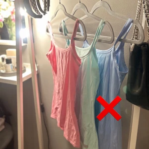 Intimissimi linne - Säljer två jätte fina intimissimi linnen! Ljusblå är såld!!💕🥰 Superfina!