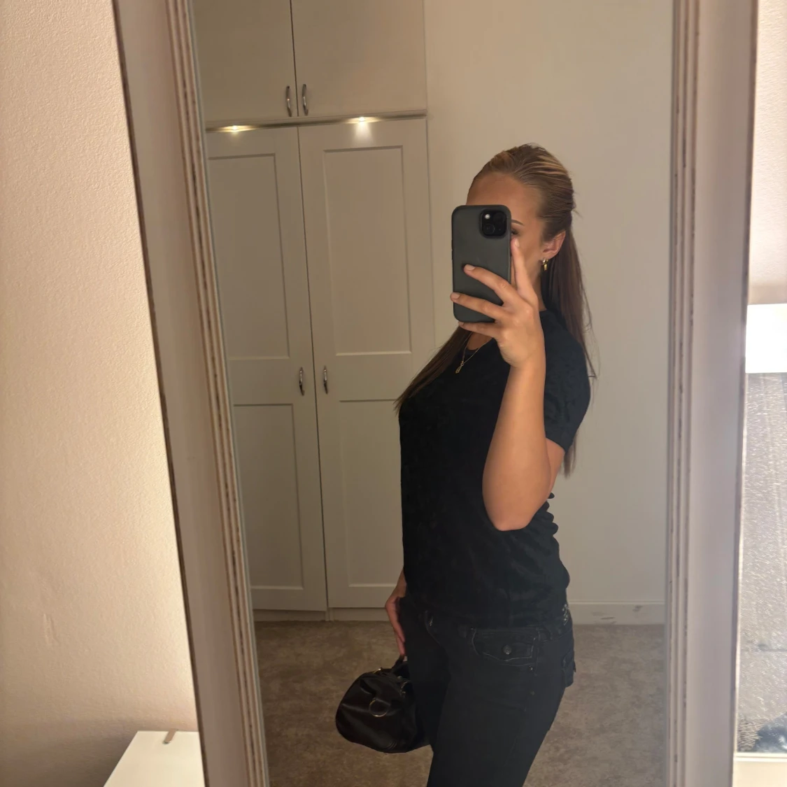 Svart snygg T-shirt  - 1