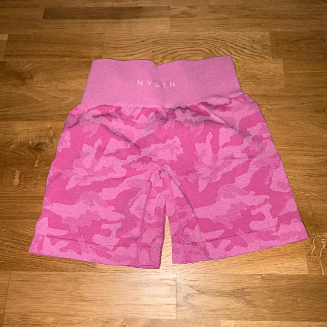 NVGTN bubble gum pink camo seamless shorts - 1