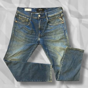 Mörkblå jeans från Replay 31/32 - SKICKA PRISFÖRSLAG - Replay anbass mörkblå, W 31 L 32. Nytt skick, inga defekter vad jag vet om. 