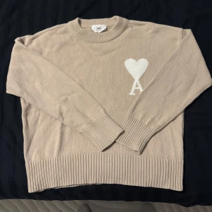 Stickad AMI - Stickad AMI, strl S, passar XS/S baggy/boxy fit 