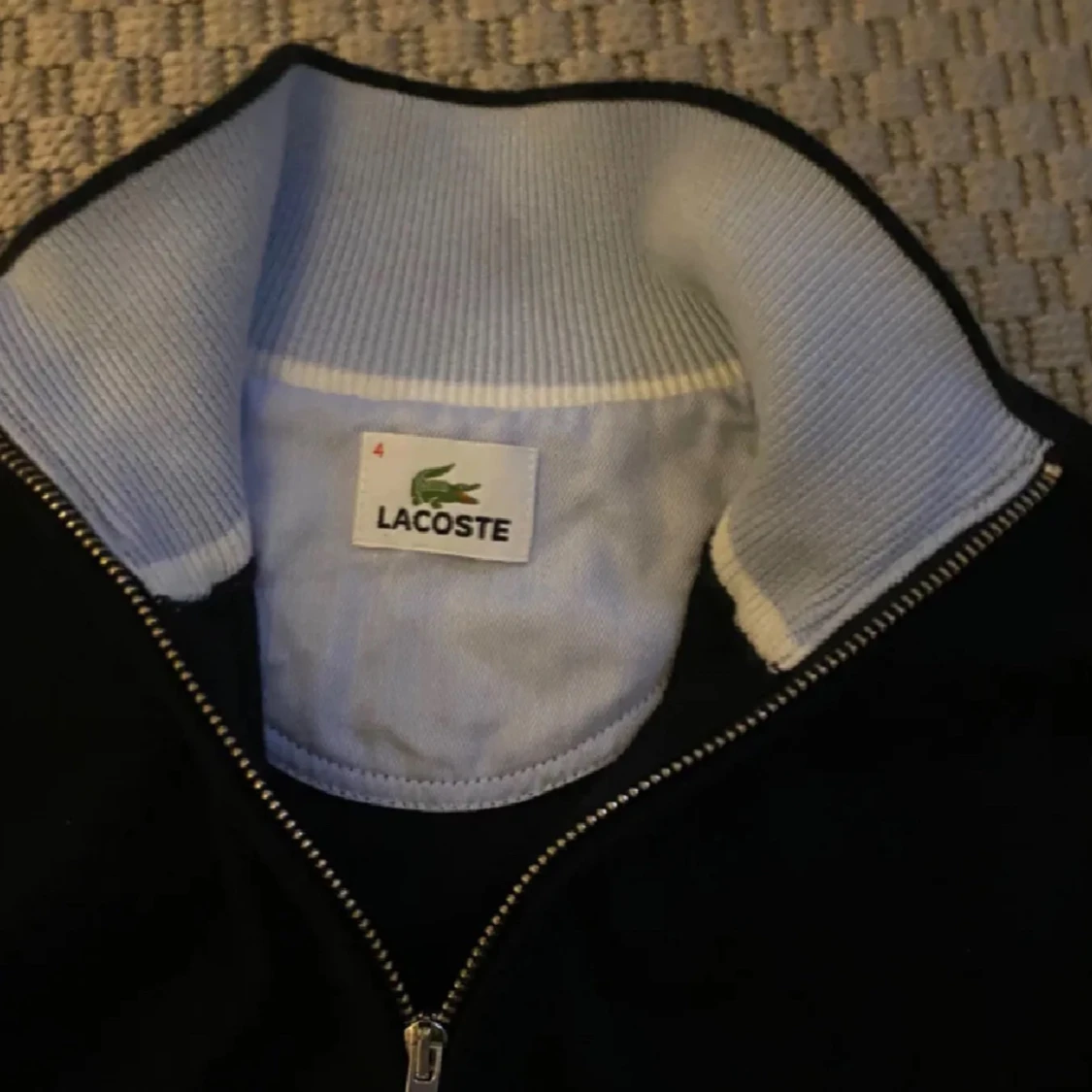 Mörkblå Lacoste tröja - 2