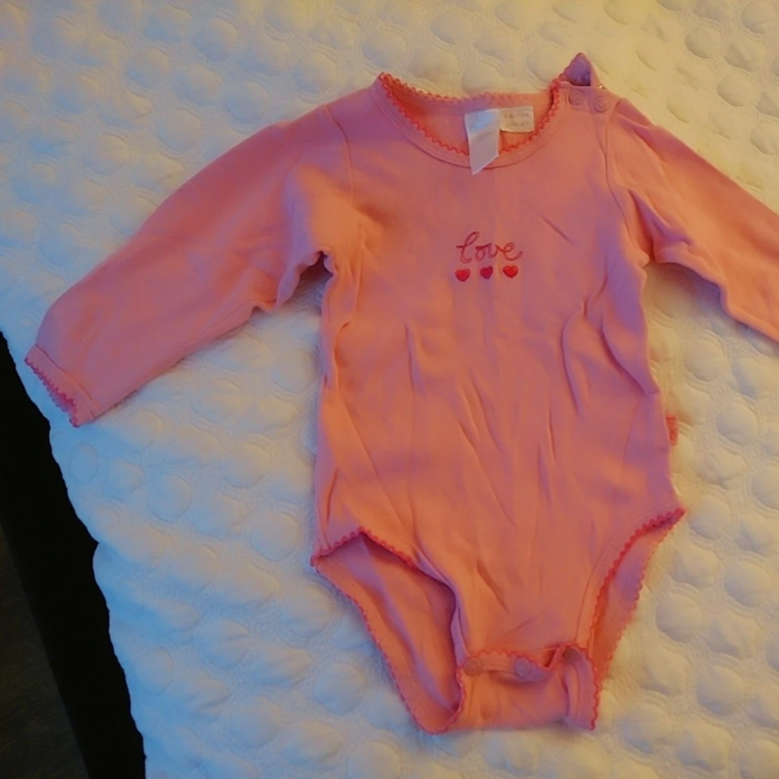 Rosa långärmad body med hjärtan, 6-9 månader  - 2