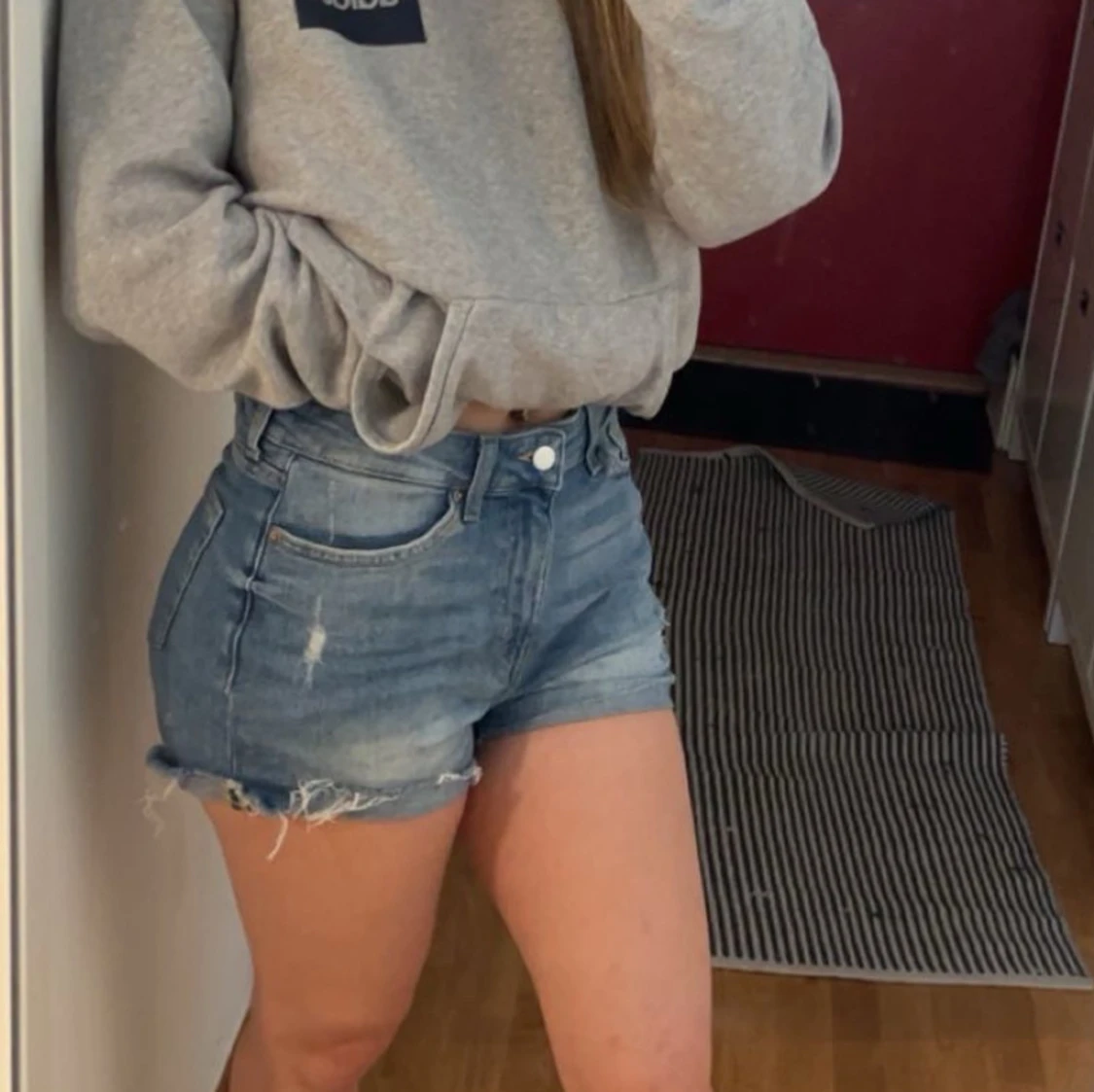 Blå jeansshorts från H&M - 1