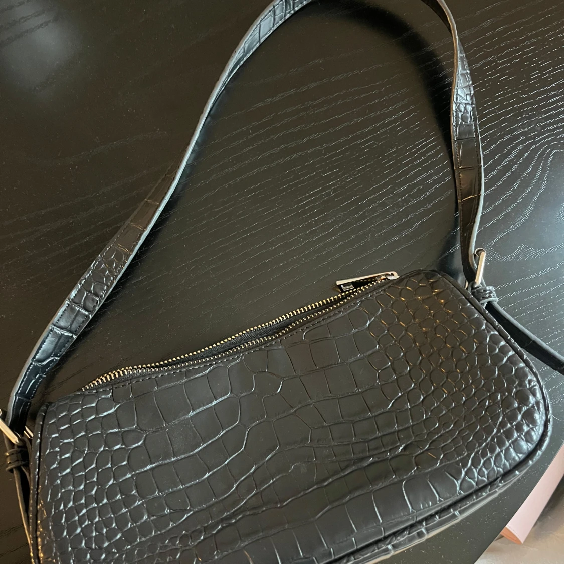 Svart väska från Nelly - 1