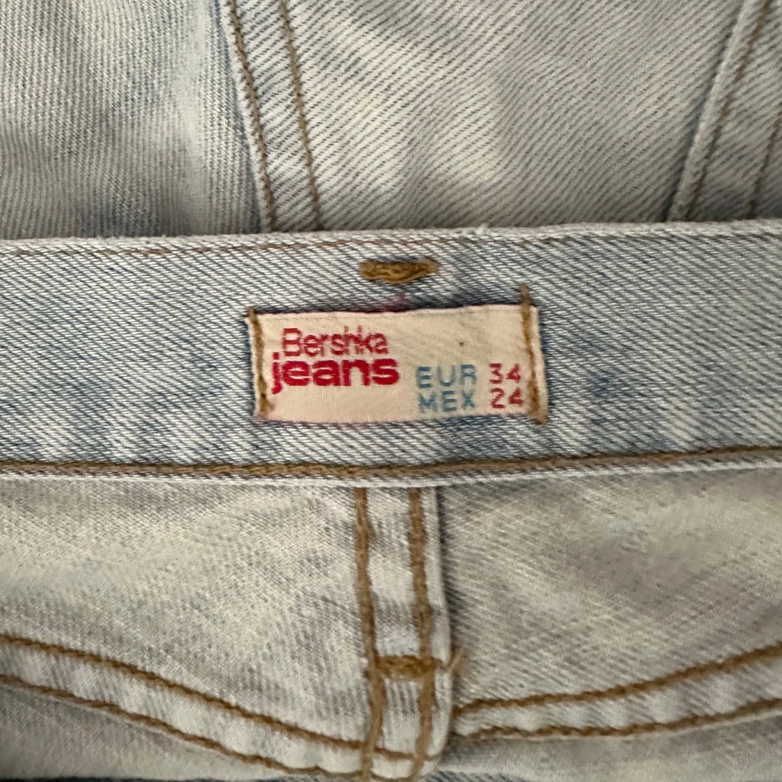 Ljusblå jeans från Bershka - 3