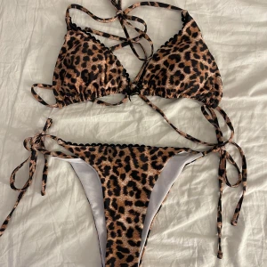 Leopard bikini - Super fin helt ny bikini. Aldrig använd eller testad. Säljer då jag köpte fel storlek. Pris går att diskutera!🤍