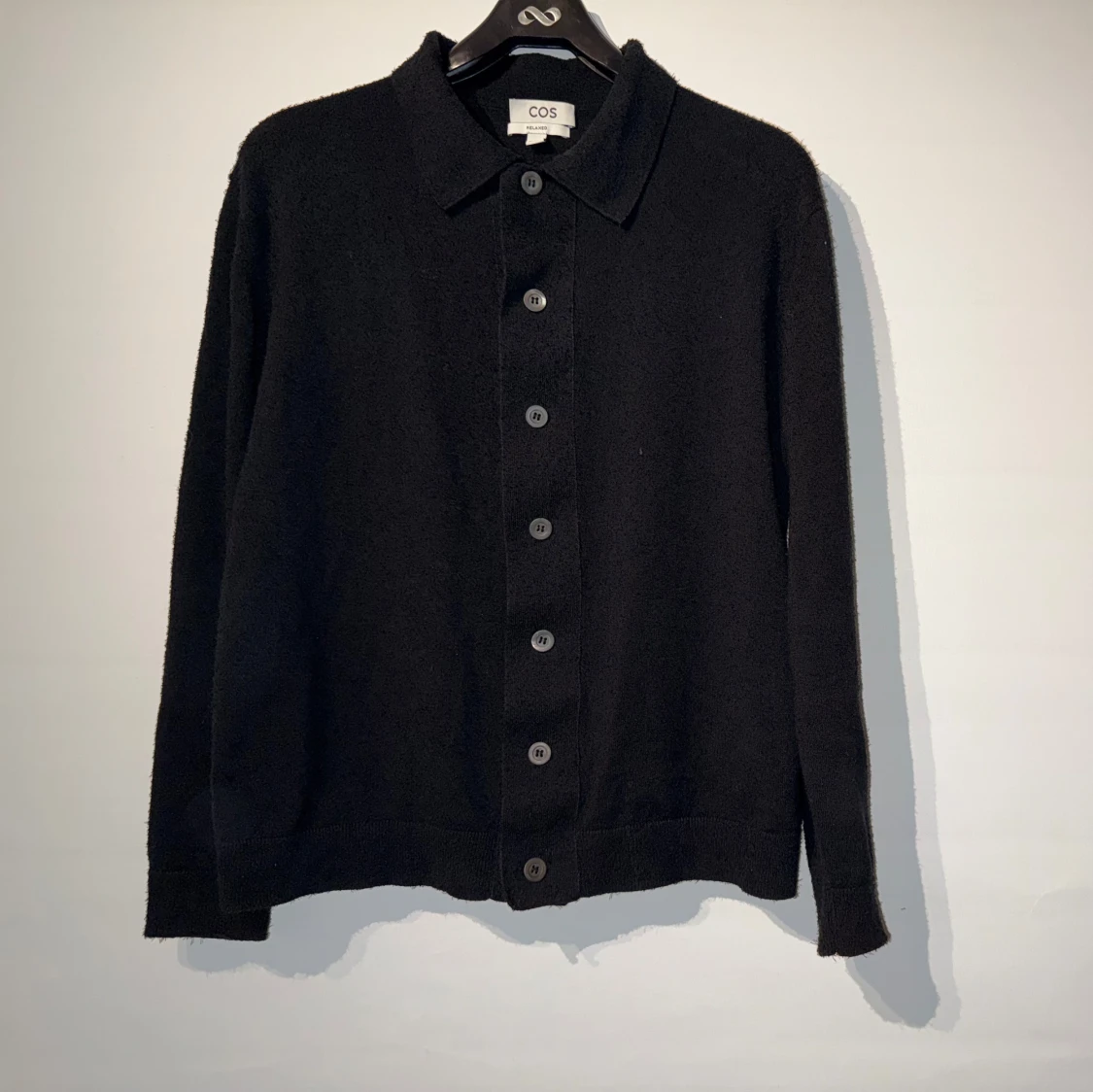 Svart kofta från COS