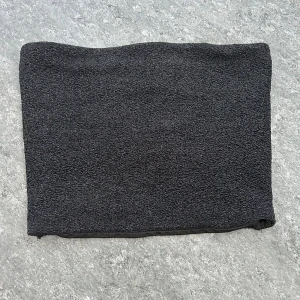 Svart glitter topp från Gina Tricot - Snygg glitter topp från Gina Tricot.  