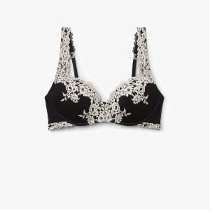 Intimissmi Gioia bh - Snygg bh från intimissmi i modellen Gioia, säljer då den inte passar mig. Kom privat för egna bilder. Frakt tillkommer!!