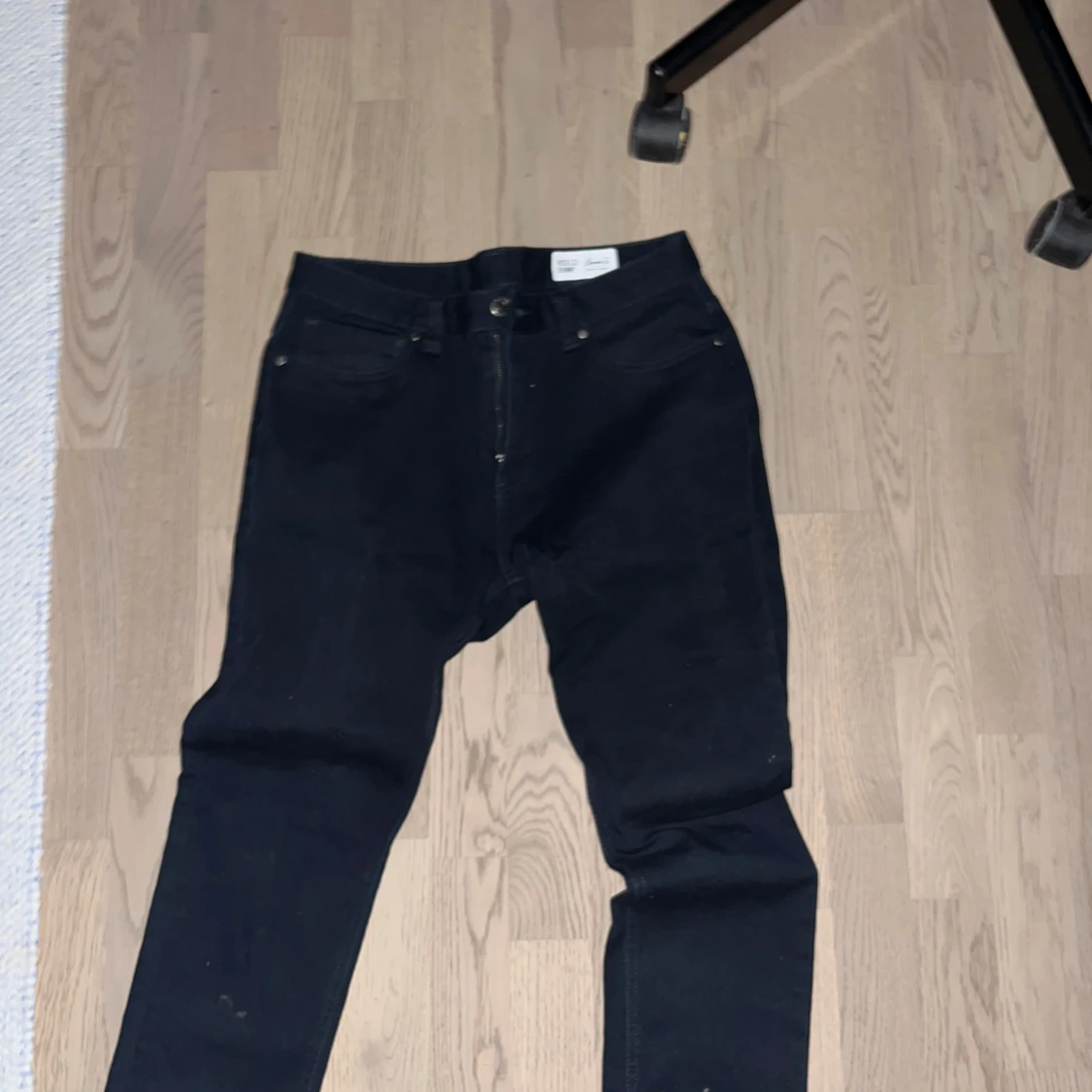 Svarta jeansbyxor från Levis - 2
