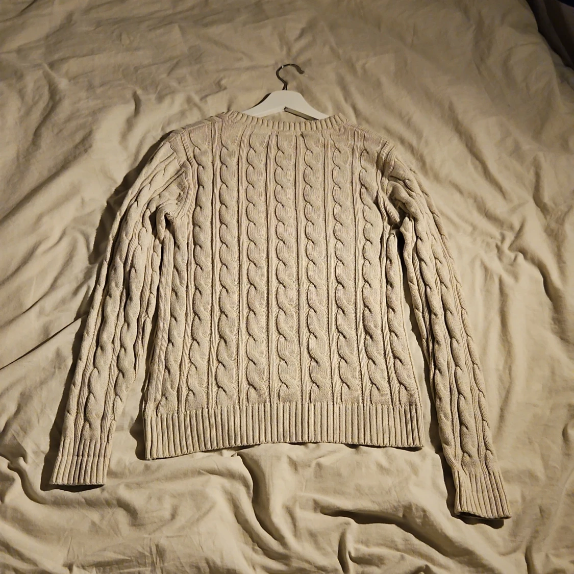 Beige stickad tröja från 157 - 1