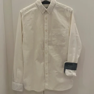Vit skjorta  - Vit Jack and Jones premium skjorta i fint skick.🤍