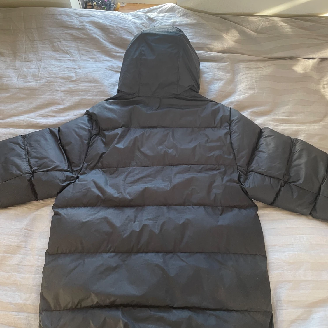 Svart pufferjacka från Nike - 1