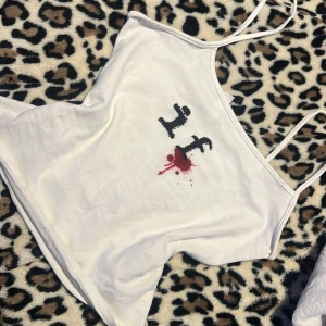 msi tröja!!  - diy mindless self indulgence linne, stl xs!! säljer för jag inte lyssnar på dom längre bara , men den är superfin o i bra skick!