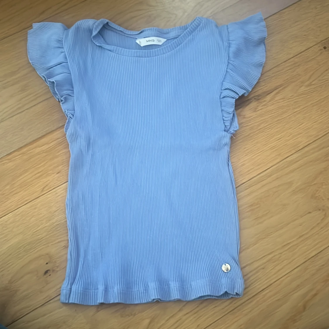 Blå topp från MNG