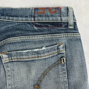 Dondup ”George” jeans - – Model: Goerge   – Condition: 8/10 - repaired hole  – Retail price: 4000 SEK