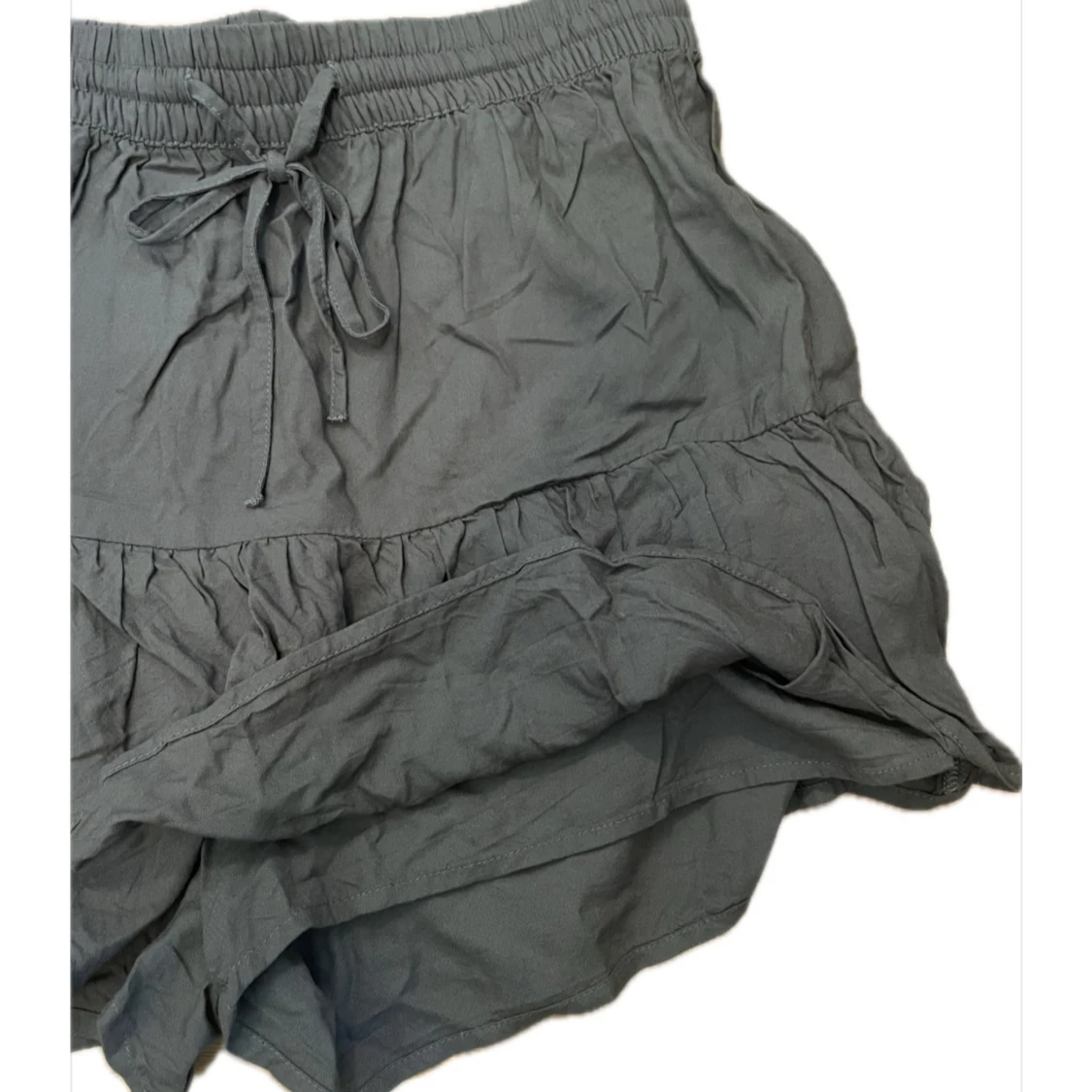 Olivgrön volangkjol från Pigalle - 2